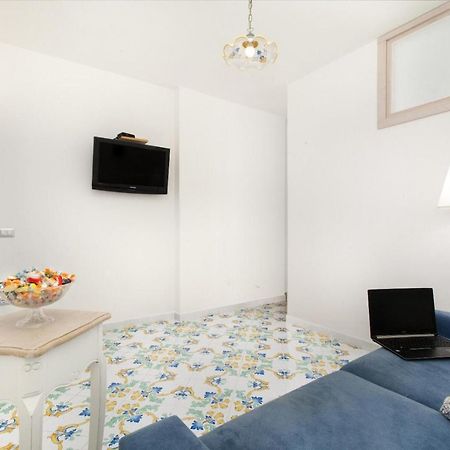 Millie Sorrento Suites Exterior photo