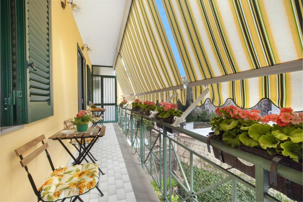 Millie Sorrento Suites Exterior photo